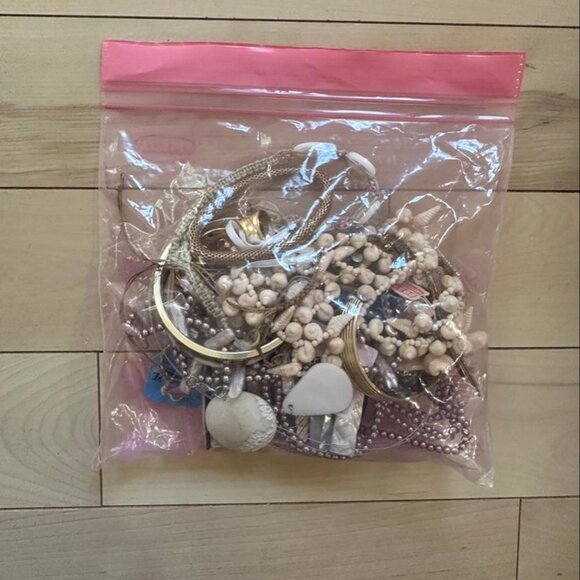 Mermaidcore Jewelry Bundle 03 – Golden Pink Tones, Pearls & Iridescent Details - Picture 5 of 5